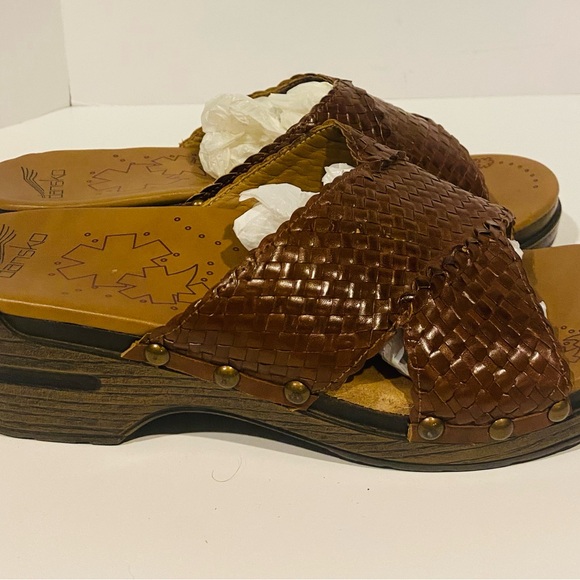 Sandals Womens Dansko Slip on Made in Brazil Leather Size 39 (8.5/9) Brown Mila - Picture 3 of 10